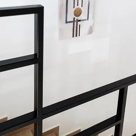 Pagani Blue - Luxury Maisonette B3 *