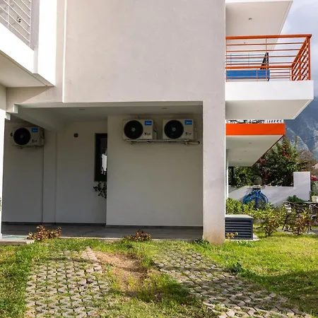 Pagani Blue - Luxury Maisonette B3 *