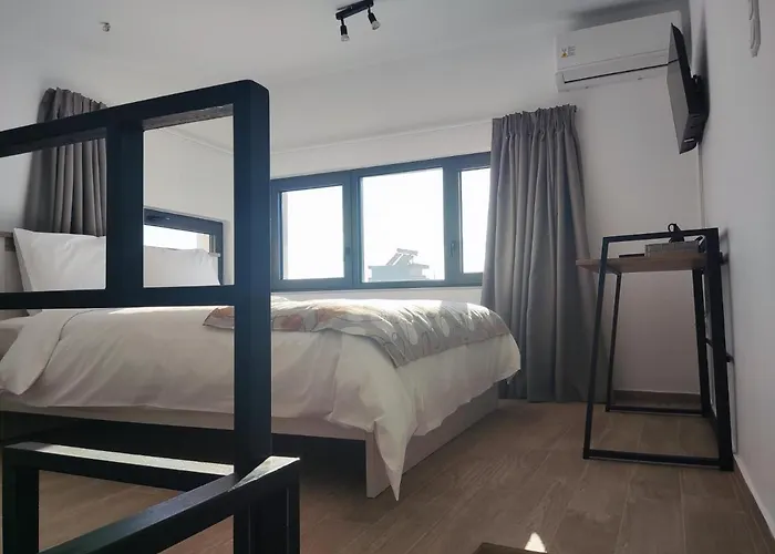 Pagani Blue - Luxury Maisonette B3