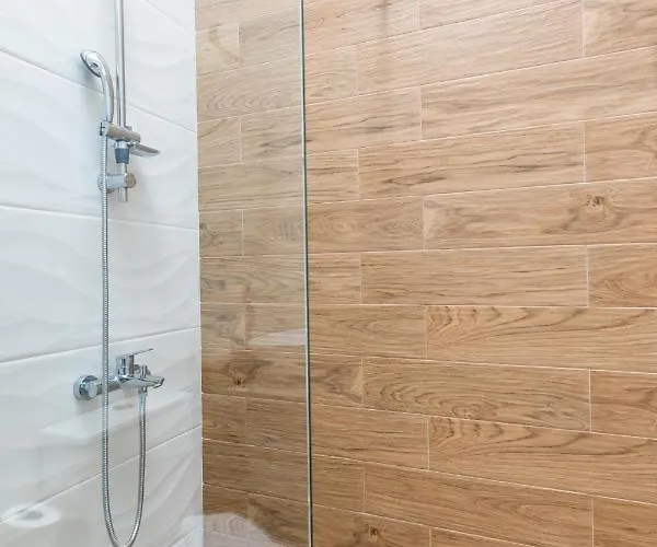 Pagani Blue - Luxury Maisonette B3 *