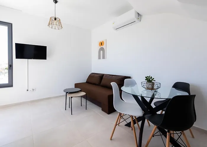 Pagani Blue - Luxury Maisonette B3