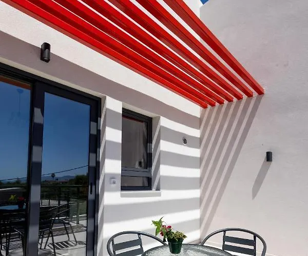 Pagani Blue - Luxury Maisonette B3